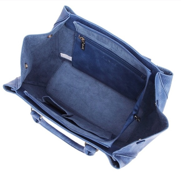 1 BLUE LEFT 💙 Gorgeous Rhiannon Tote - Picture 3 of 4